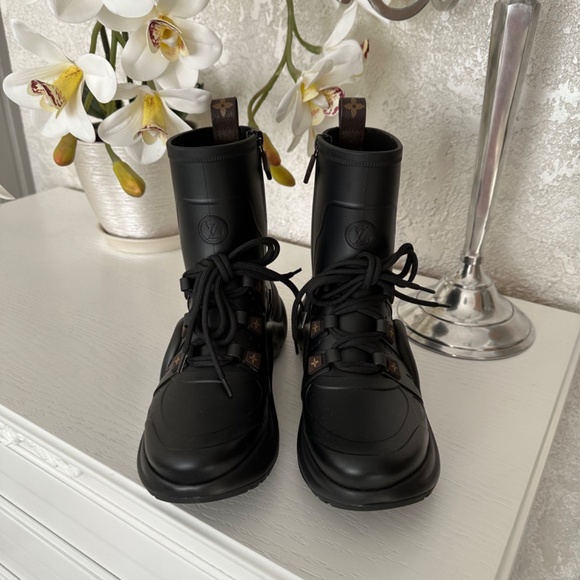 NWB Louis Vuitton Archlight Sneaker Black Rubber Monogram Boot Sz 40 AUTHENTIC❤️ - Picture 3 of 16